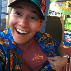 Meet your Posher, Lyndsie